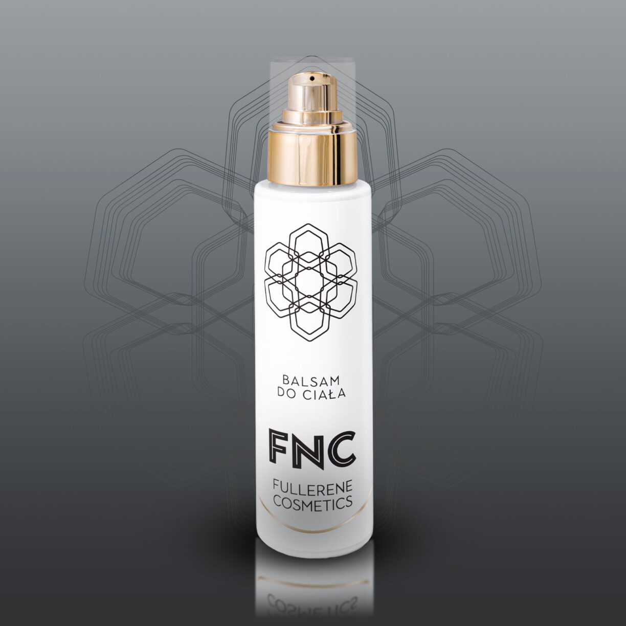 Butelka balsamu do ciała Fullerene Cosmetics na szarym tle