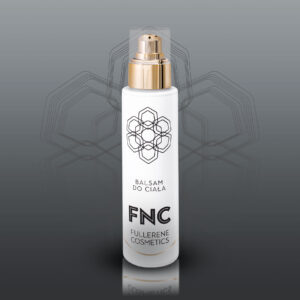 Butelka balsamu do ciała Fullerene Cosmetics na szarym tle