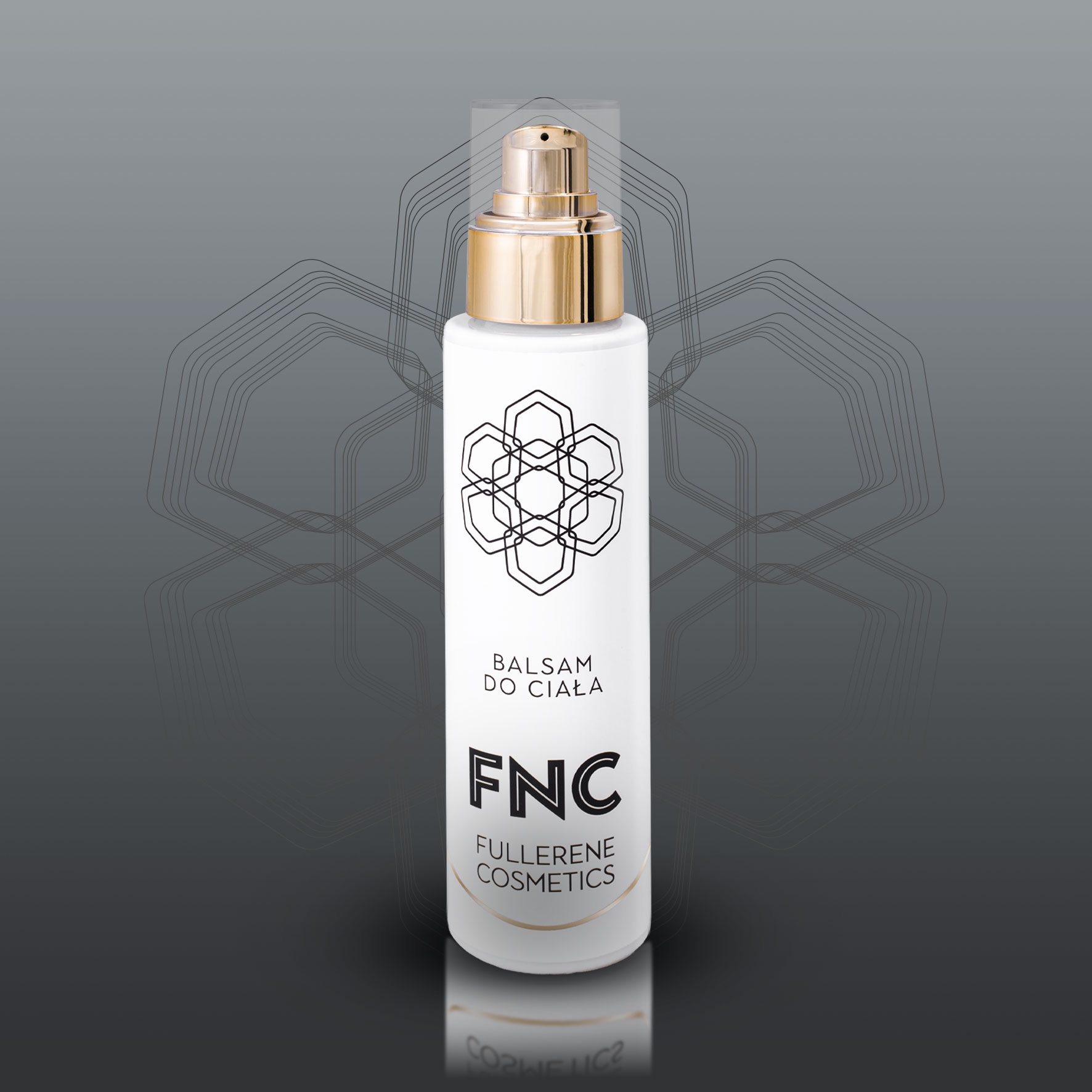 Butelka balsamu do ciała Fullerene Cosmetics na szarym tle