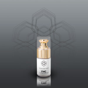 Butelka serum pod oczy Fullerene Cosmetics na szarym tle